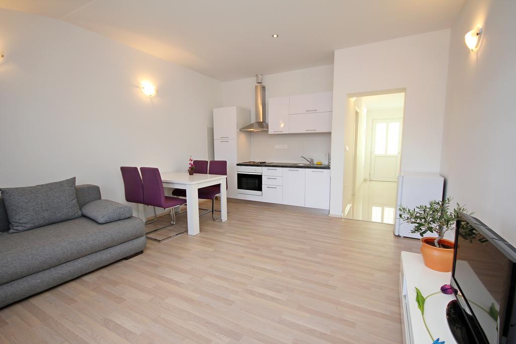 Apartments Luna Makarska Cameră foto
